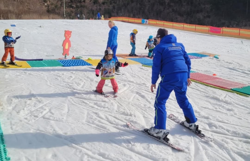 Kurz lyžování s lektory ze Ski Fanatic v Hlinsku